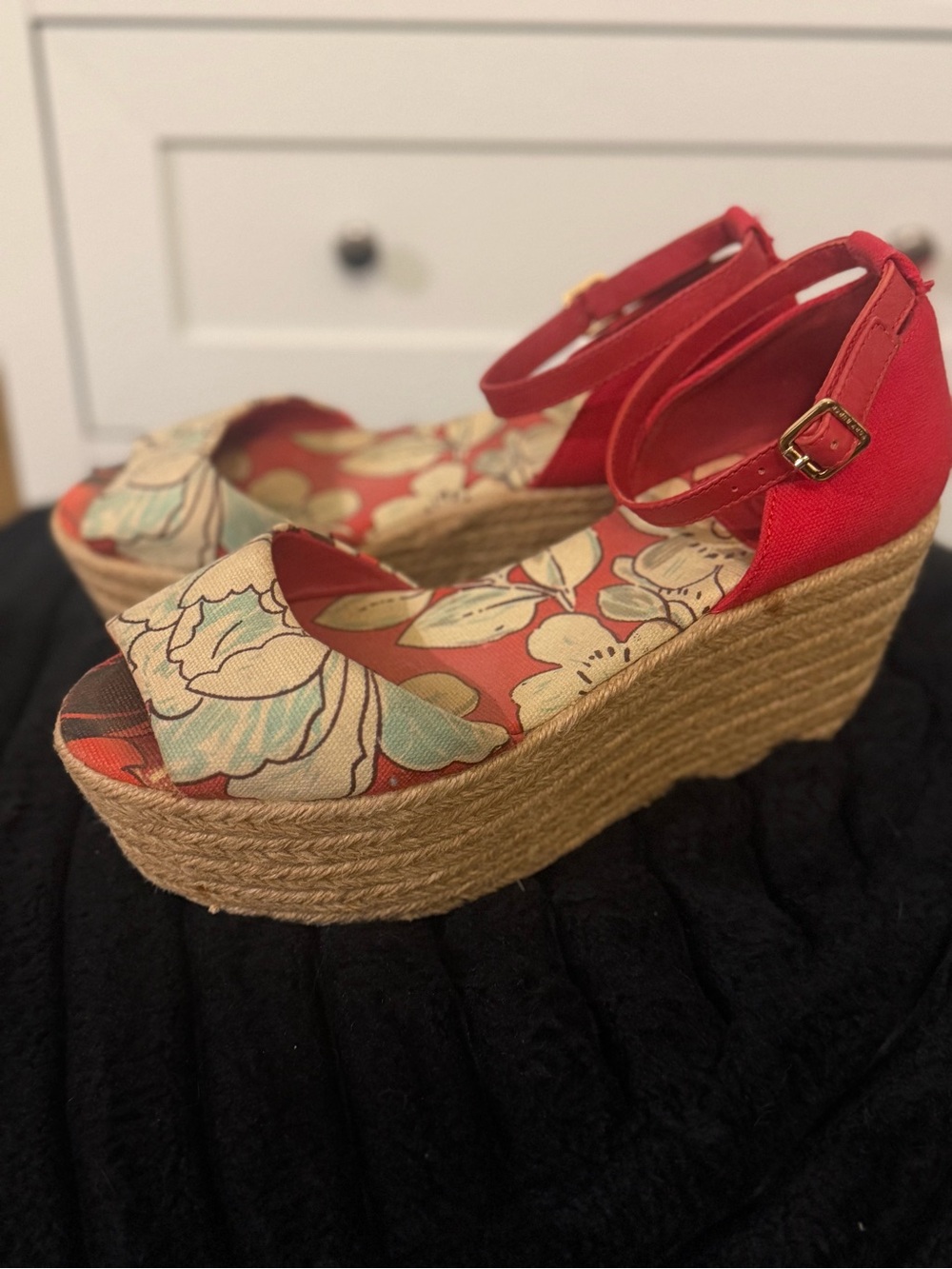 Tory Burch Size 8 Red Floral Espadrille Wedge Sandals with Ankle Strap